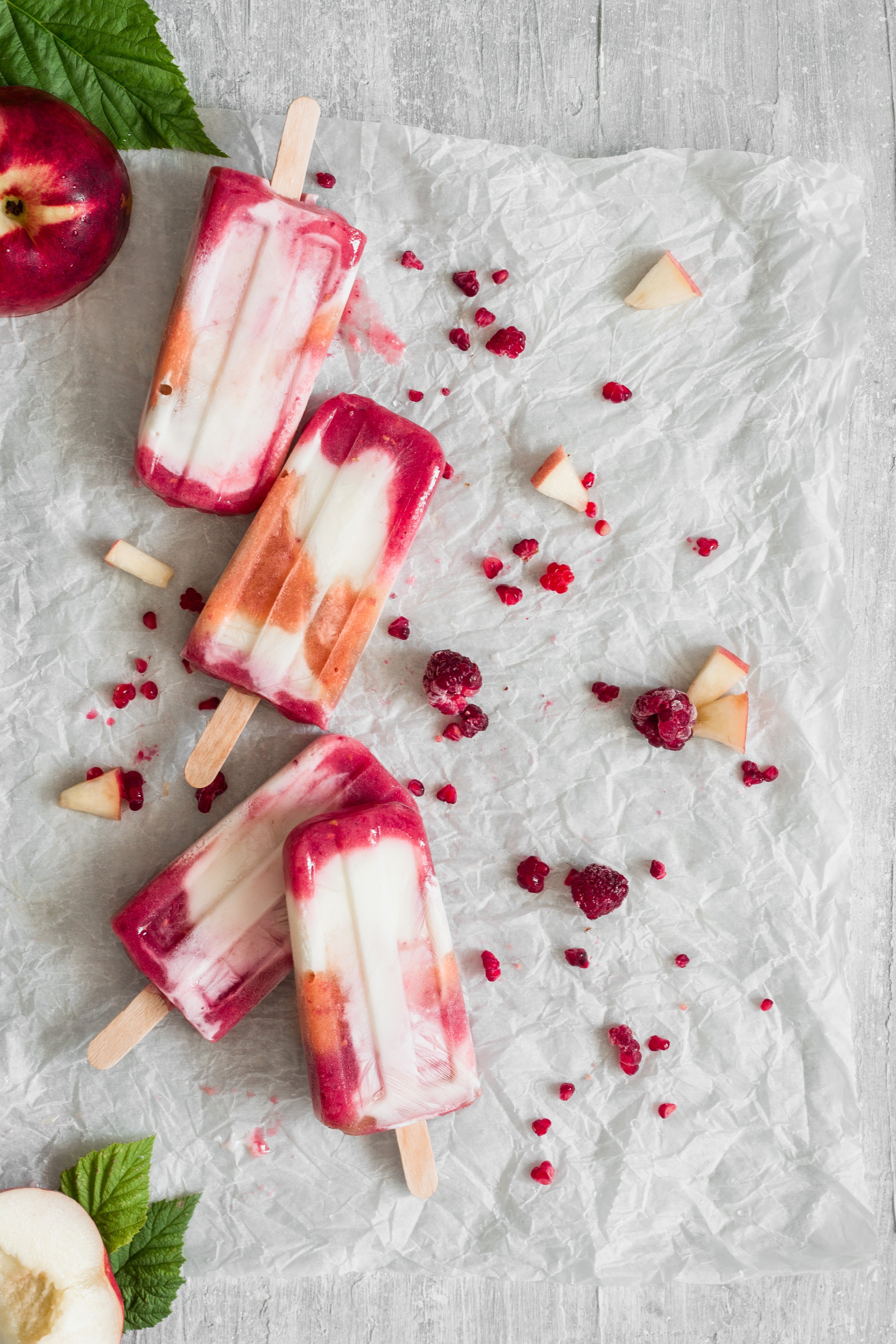 peach raspberries popsicles