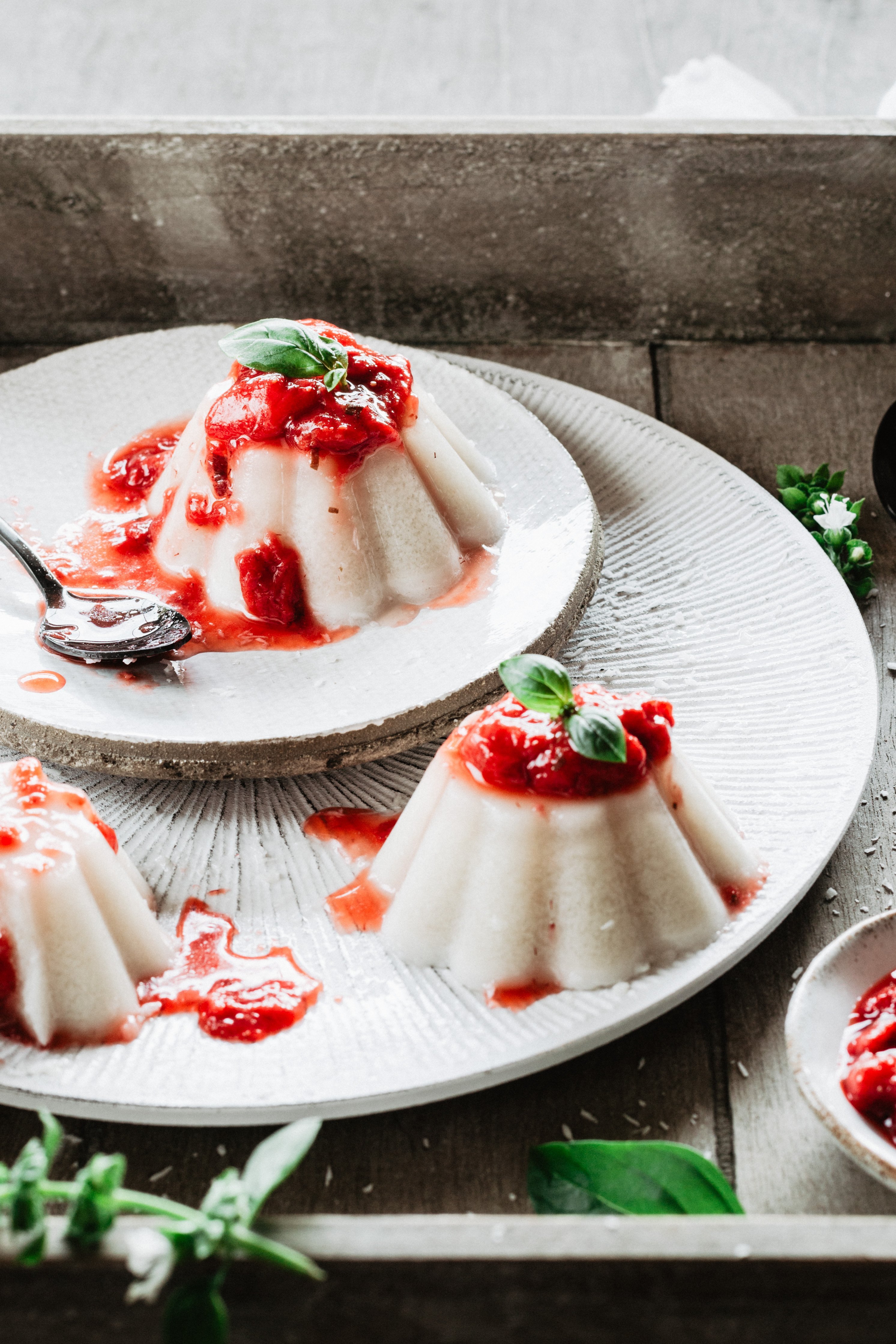 VEGAN COCONUT PANNA COTTA WITH STRAWBERRY BASIL COMPOTE