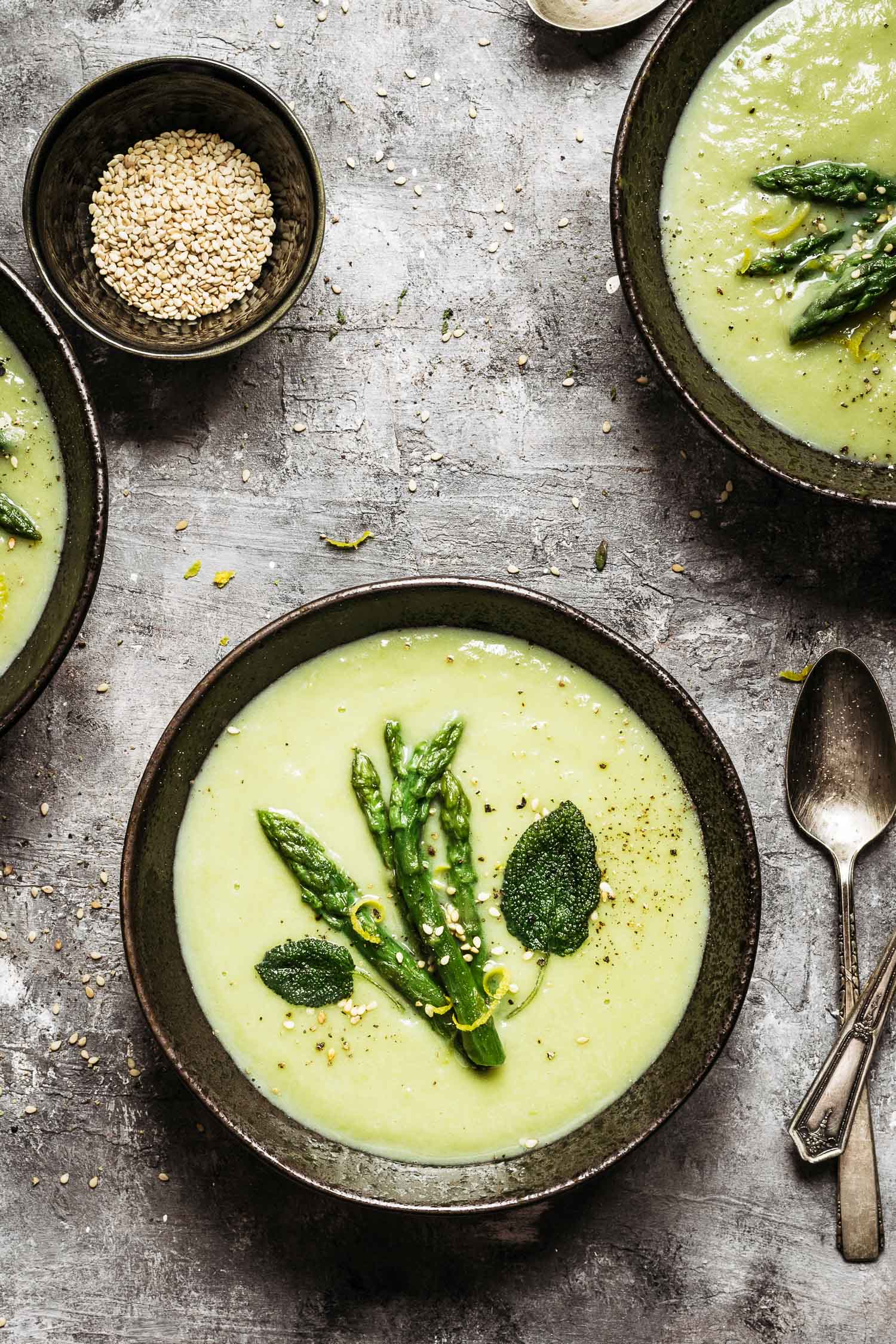 If you’re looking for the recipe of cream of asparagus soup with milk, you’re in the right place!
