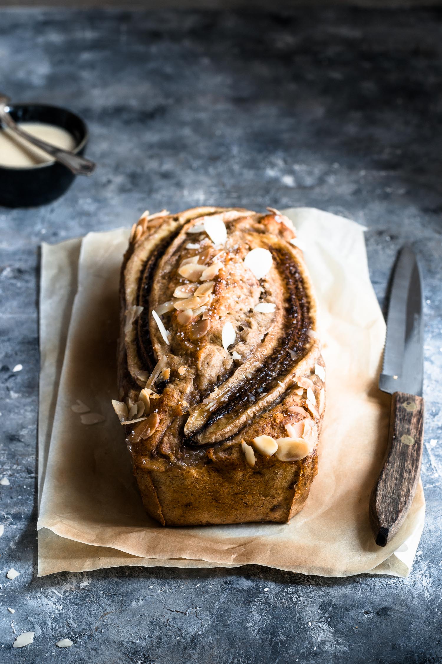 Vegan easy banana bread without eggs right before slicing