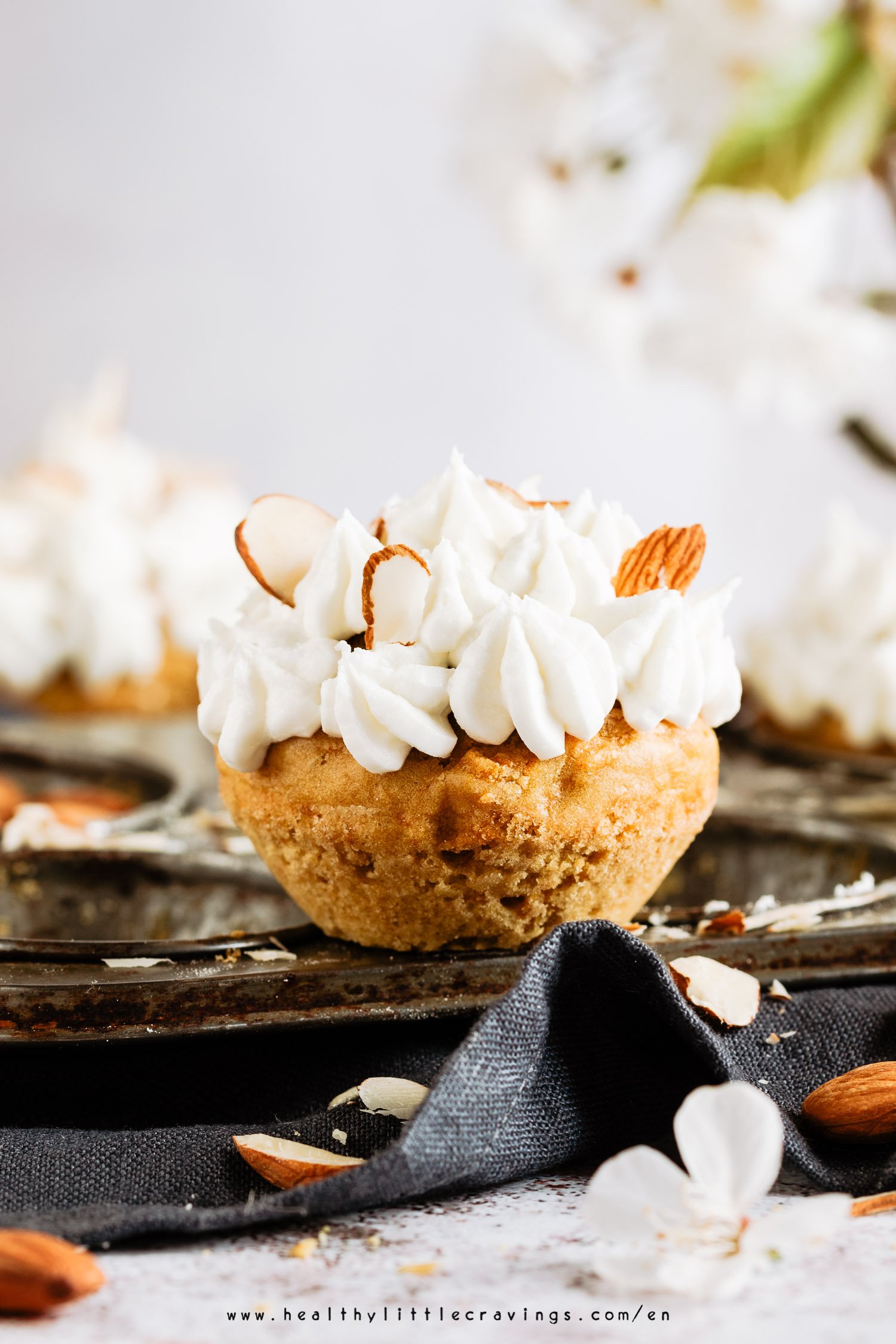 The best quick easy carrot cake muffins