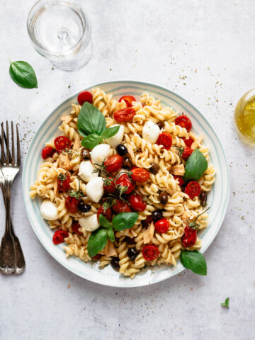 Mediterranean pasta salad with tomatoes, mozzarella and tuna