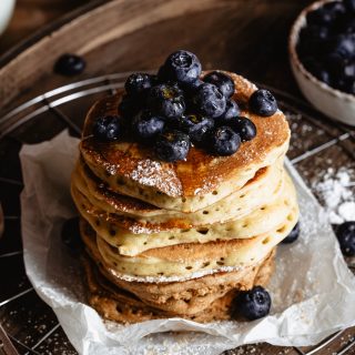 This post will teach you how to make fluffy pancakes, the fluffiest ever.