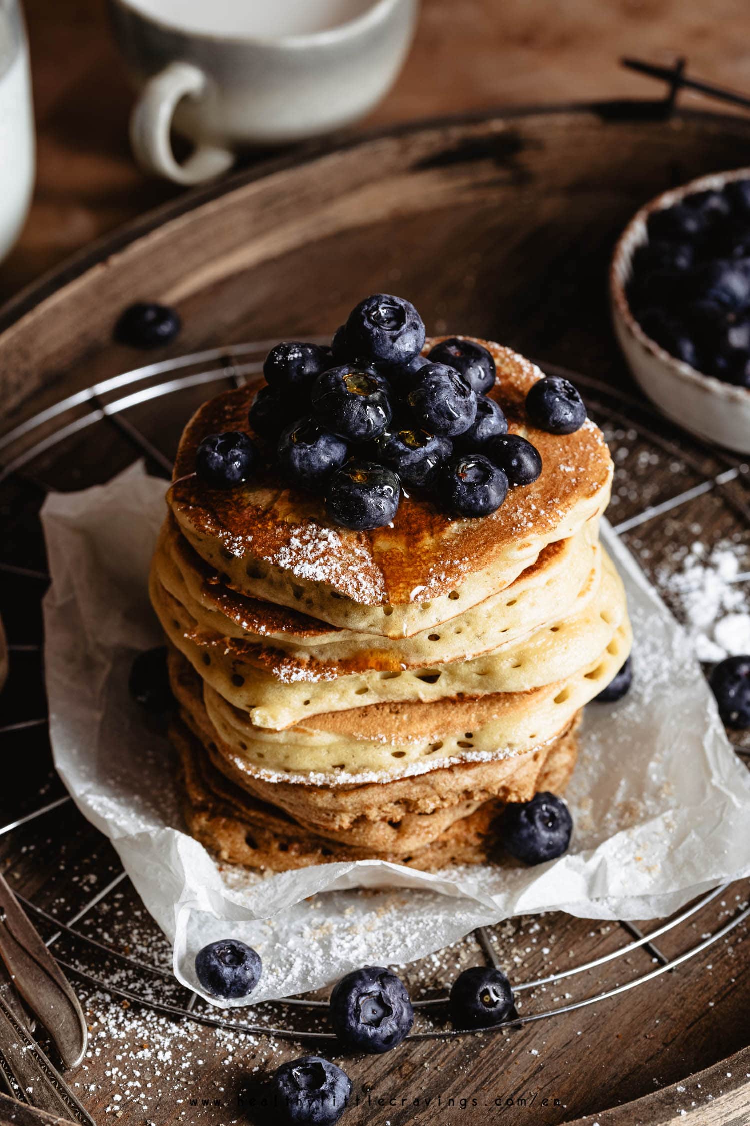 This post will teach you how to make fluffy pancakes, the fluffiest ever.