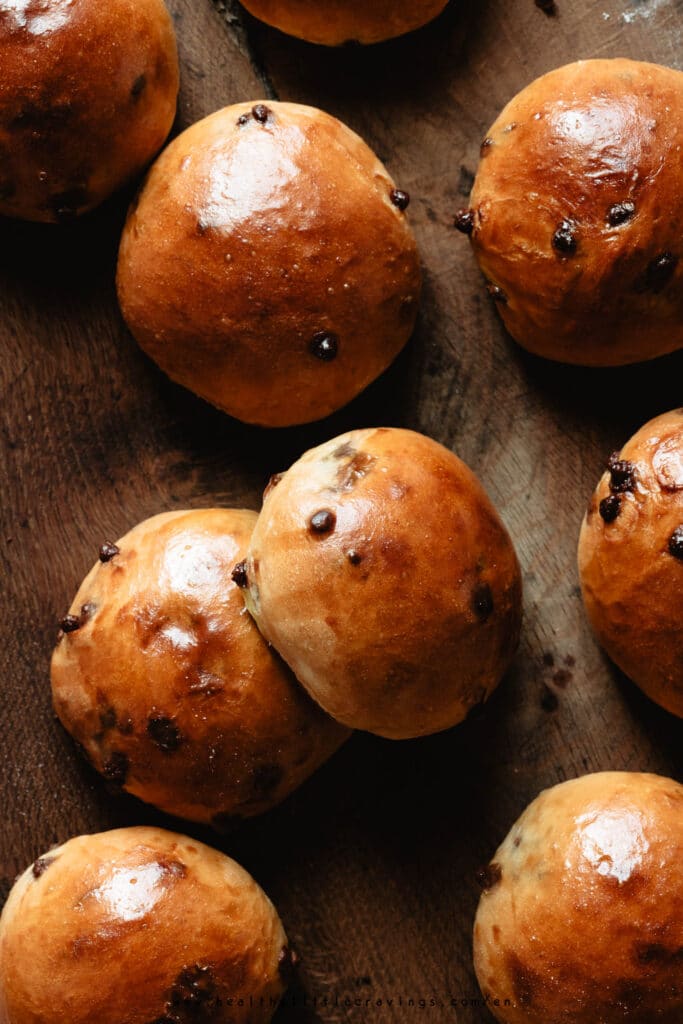 Pangoccioli  fatti in casa su piano di legno