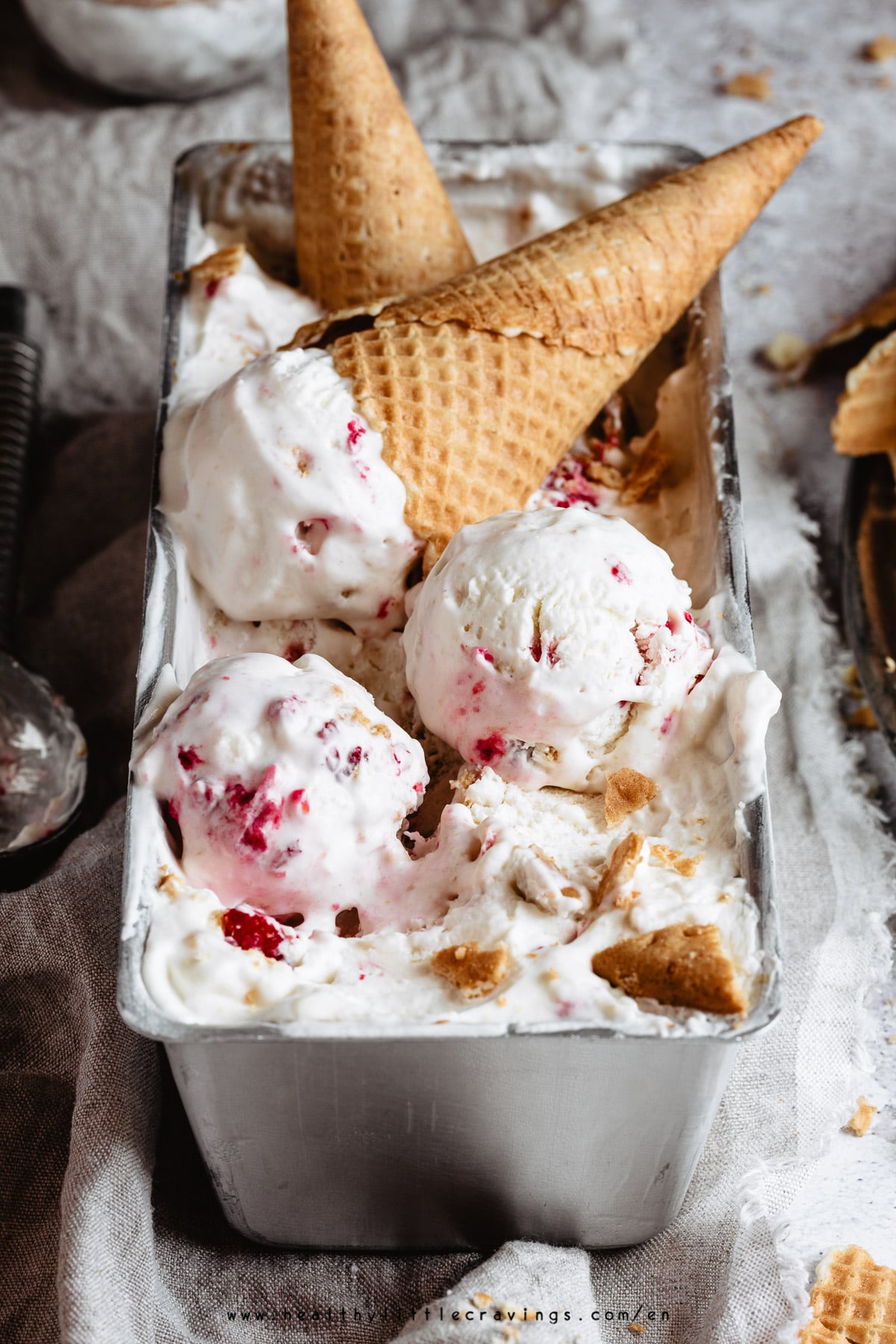 RASPBERRY CHEESECAKE NO CHURN ICE CREAM