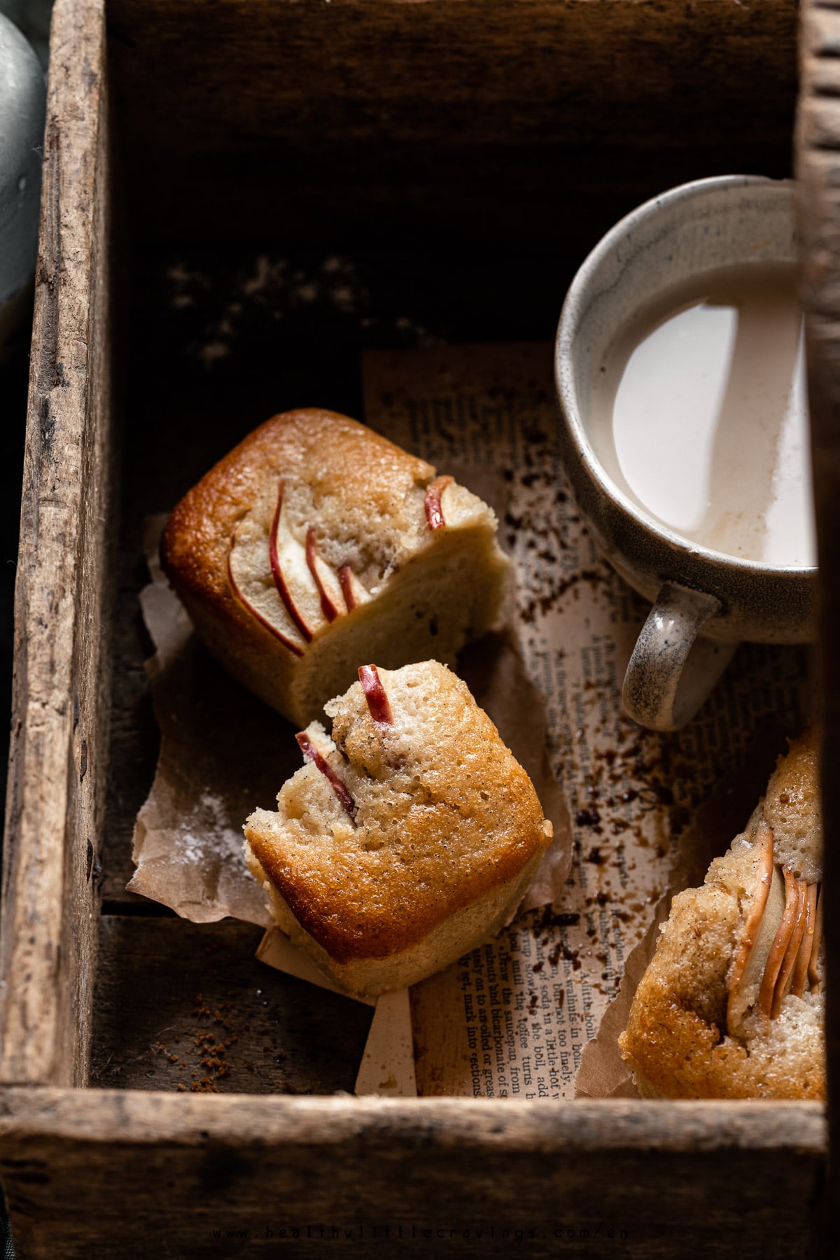 Apple Loaf Cakes Recipe / With Cardamom And Vanilla