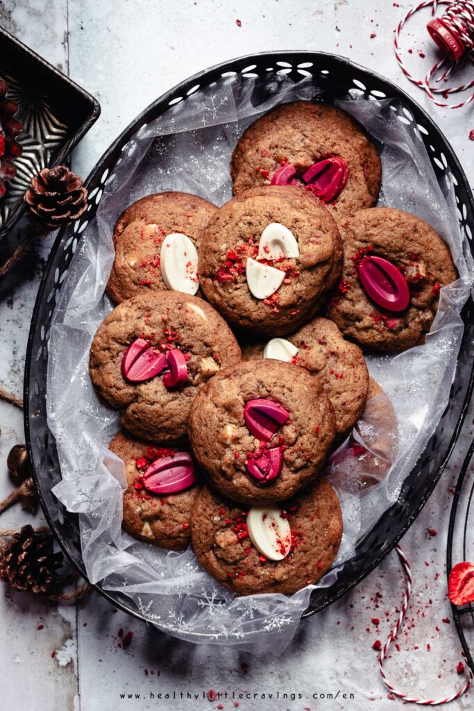 A tray full of Strawberry and figs cookies.
