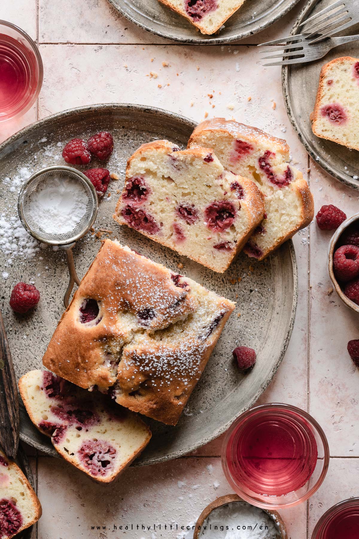 Photo of loaf cake lemon raspberries from the top